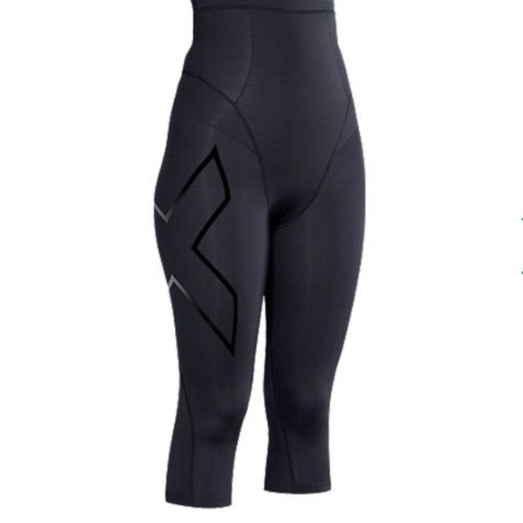2XU WOMEN’S BLACK POST NATAL ACTIVE COMPRESSION 3/4 TIGHTS - Size MEDIUM - Picture 2 of 16